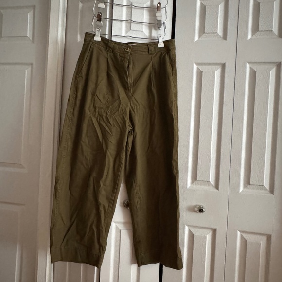 Old Navy Extra High Waisted Barrel Wide Leg Pants in Satin Moss - Picture 3 of 5